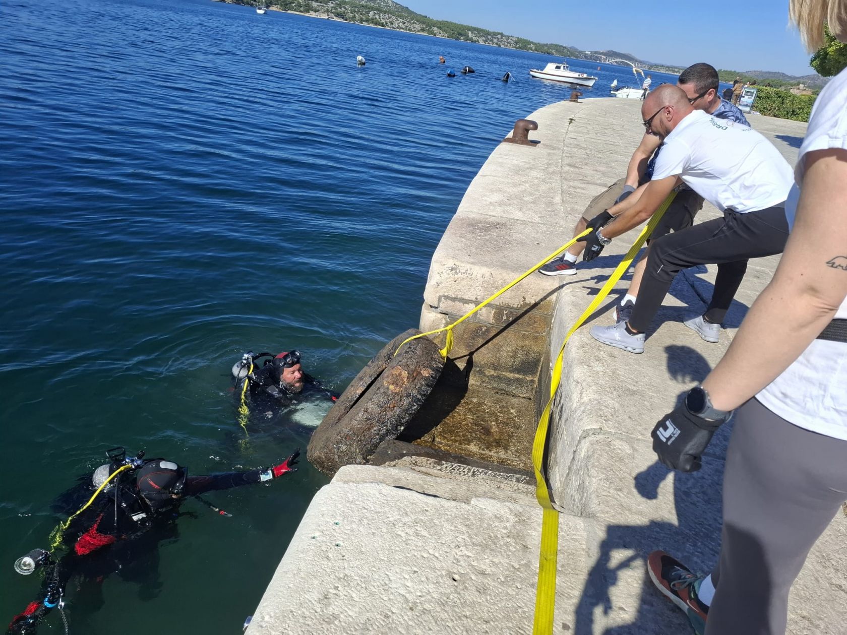AKCIJA ČIŠĆENJA GRADA ŠIBENIKA: Iz podmorja šibenske rive izvađeno gotovo dvije tone otpada